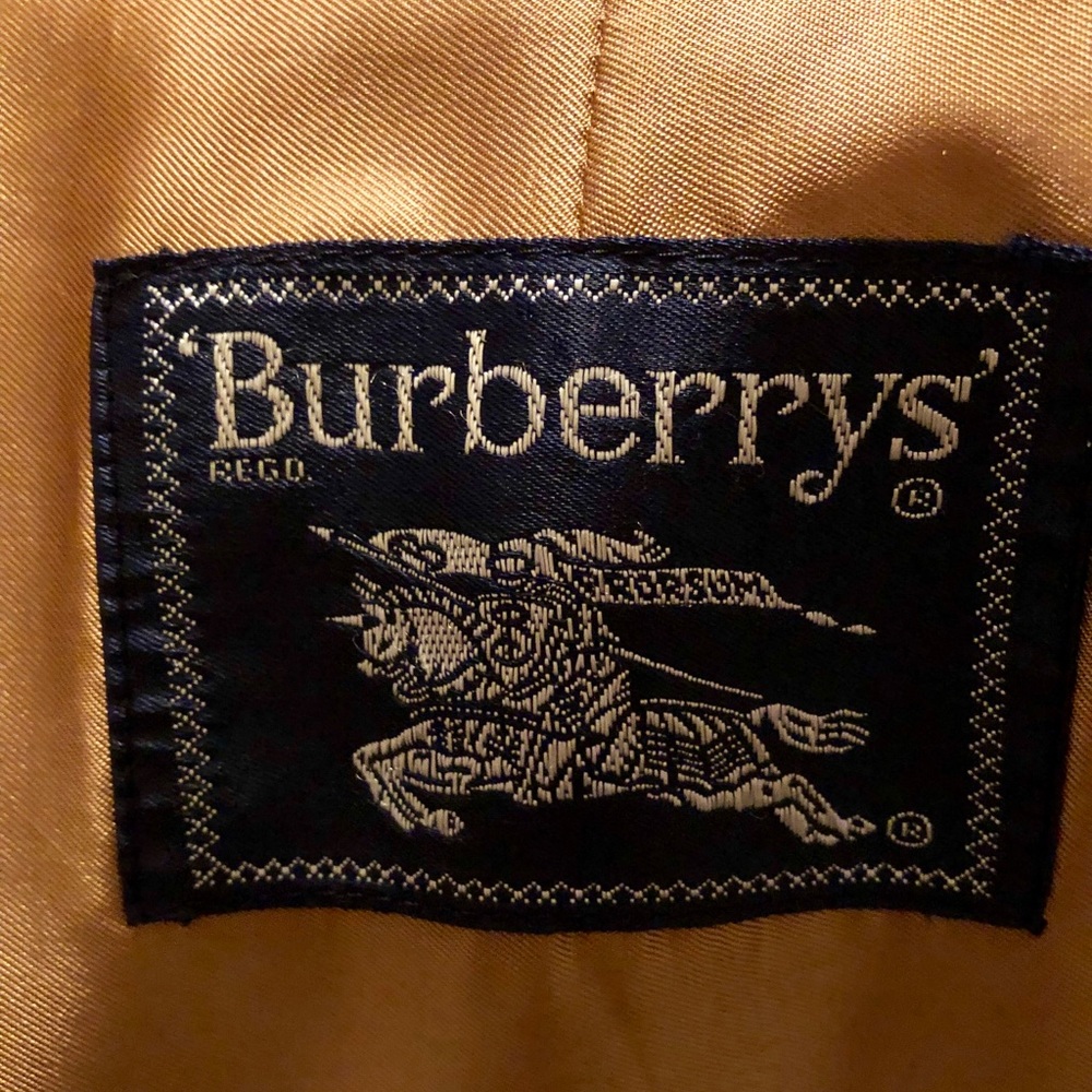 Men’s Burberry trench coat - Picture 5 of 8